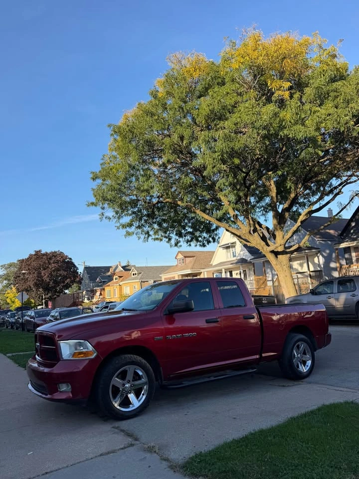 2012 Dodge Ram 1500 Mega Cab SLT Pickup 4D 6 1/4 ft - photo 2