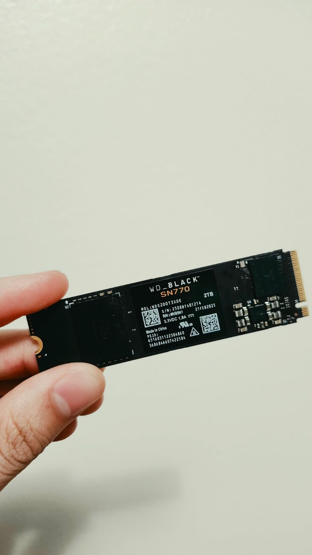2TB SSD WD black SN770 NVME Gen 4 - photo 2