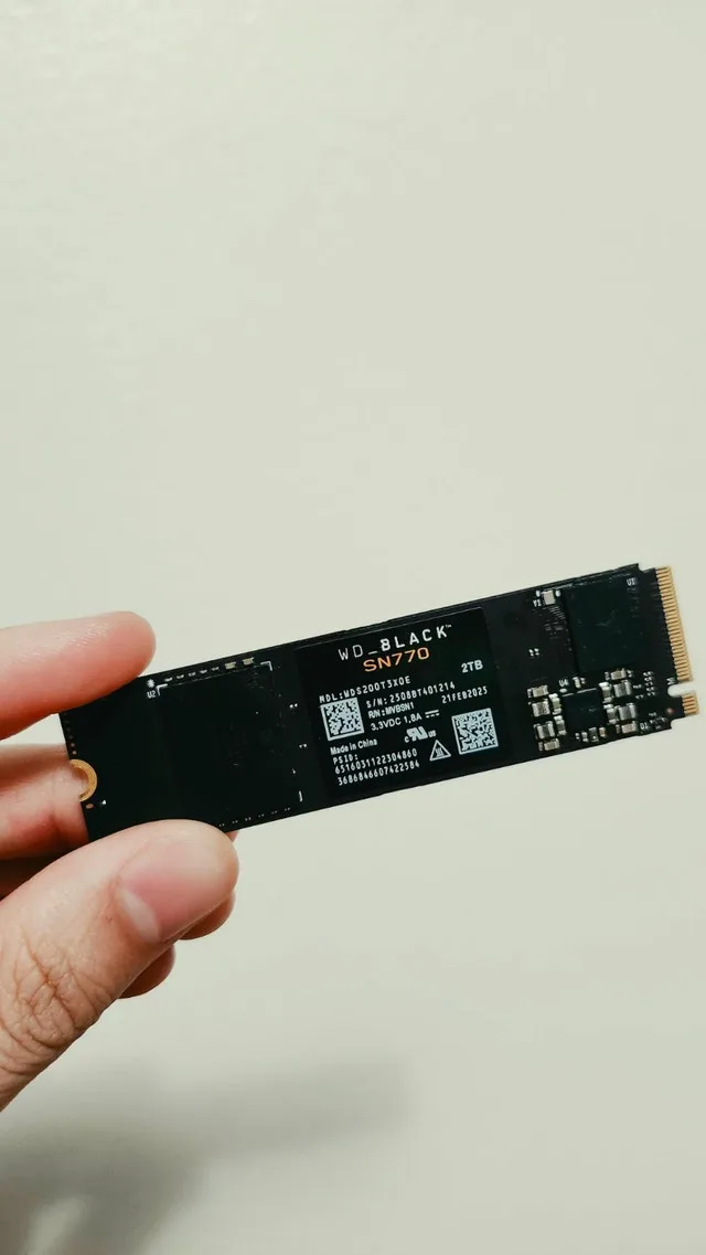 2TB SSD WD black SN770 NVME Gen 4 - photo 2