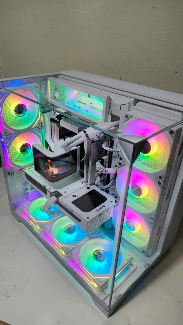 Ultimate White Gaming PC - Ryzen 7 7800X3D, RTX 5070, 32GB RAM - photo 4