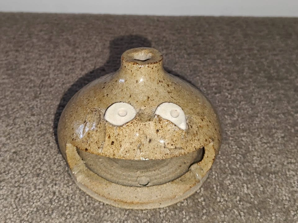 Ceramic Earthenware Wall Hanging Decorative Piece w/ Open Top - photo 3