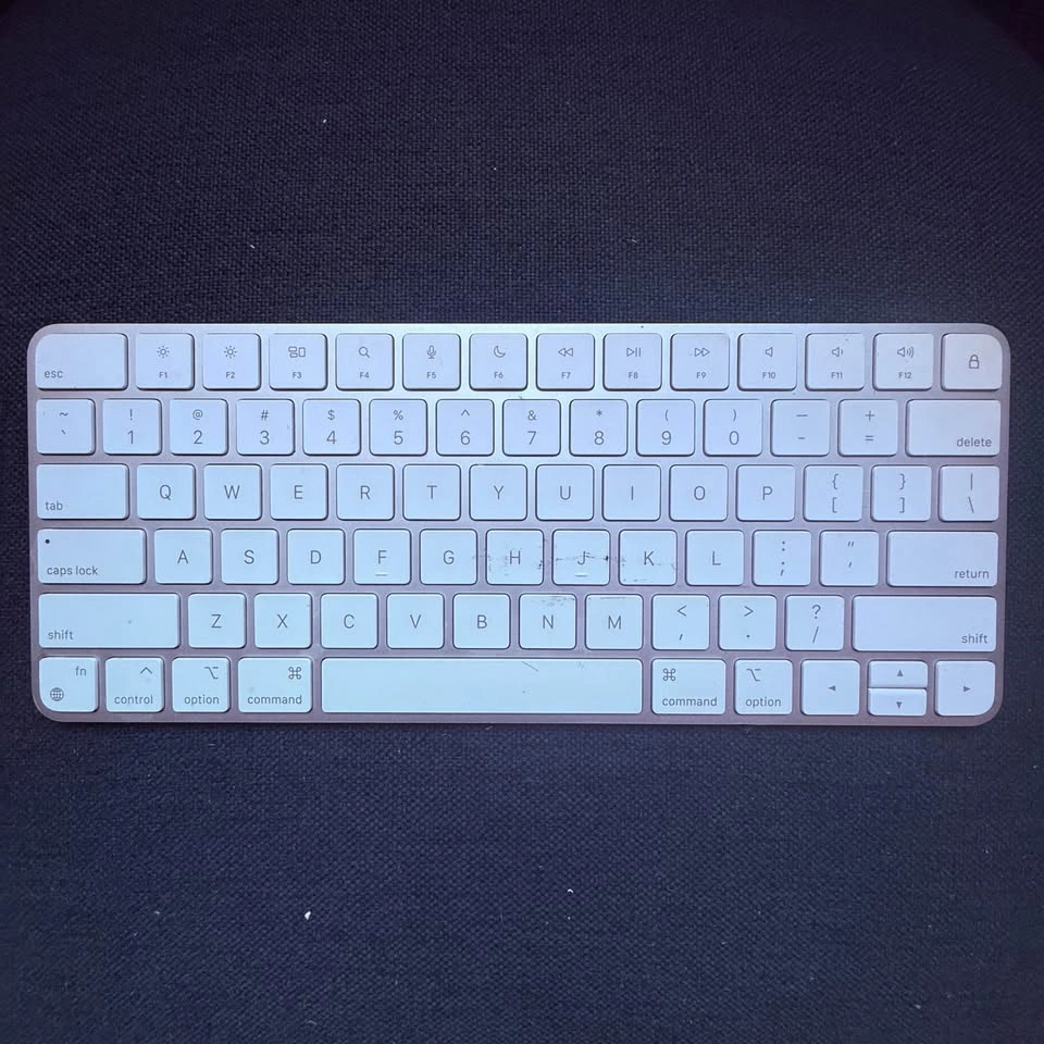 Apple Magic Keyboard - photo 2