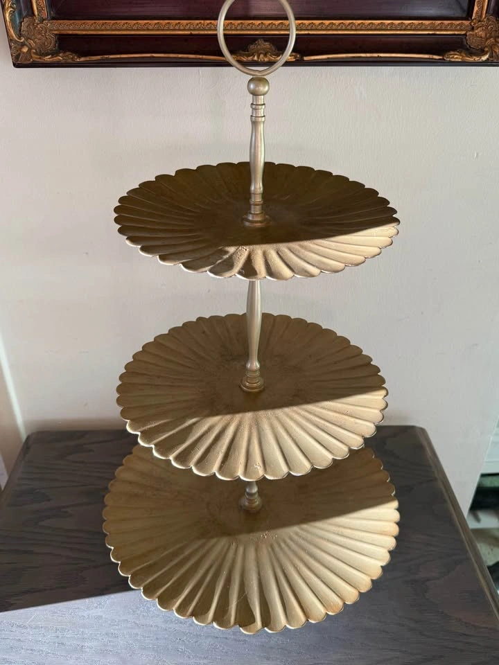 Vintage 3-Tier Antique Gold Tray / Centerpiece Stand - photo 2