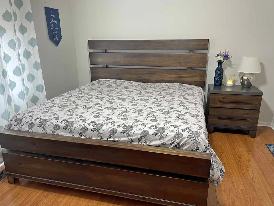 Like New Queen Bed Set Moving Sale
