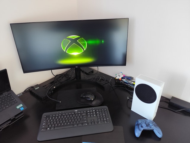 (Delivery) Xbox Series S w/games - photo 2