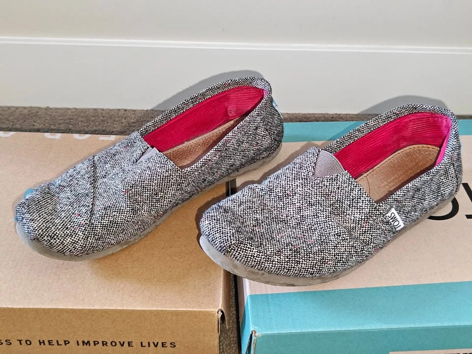 Toms Slip-On Shoes - Classic Silver Karsen - Women Size US W 8
