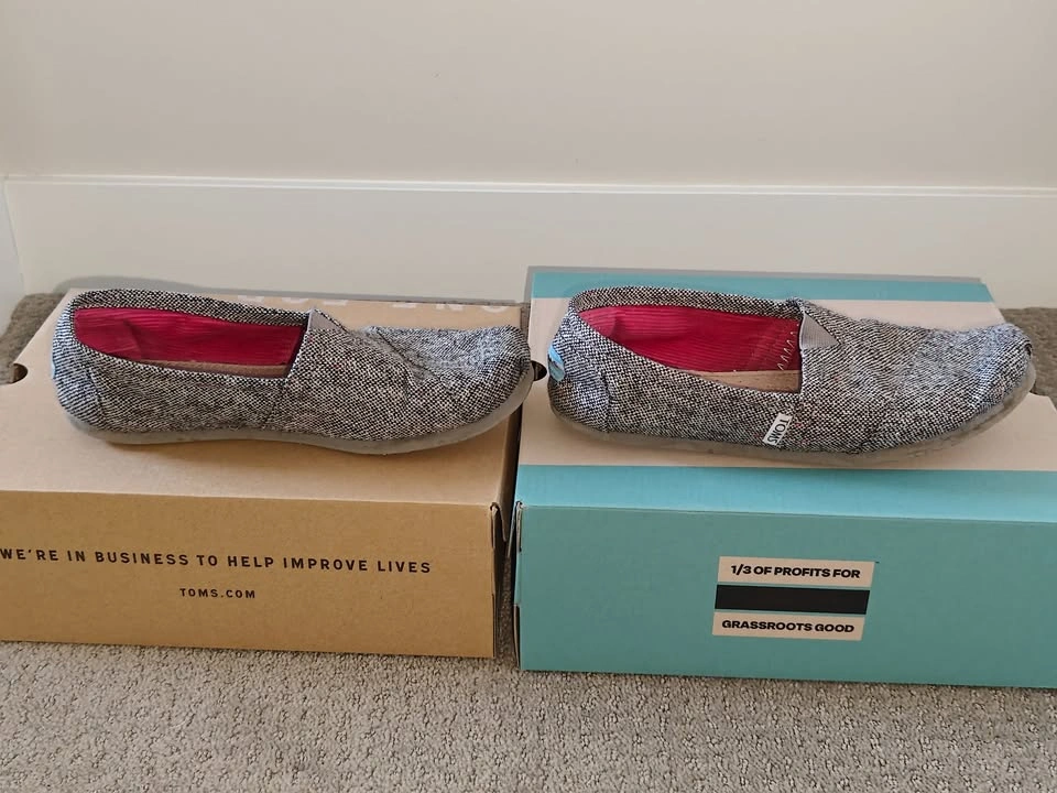Toms Slip-On Shoes - Classic Silver Karsen - Women Size US W 8 - photo 5