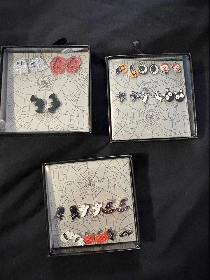 Halloween earrings/pendant and fake nails $5 each