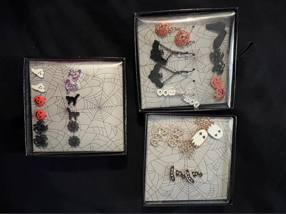 Halloween earrings/pendant and fake nails $5 each - photo 3