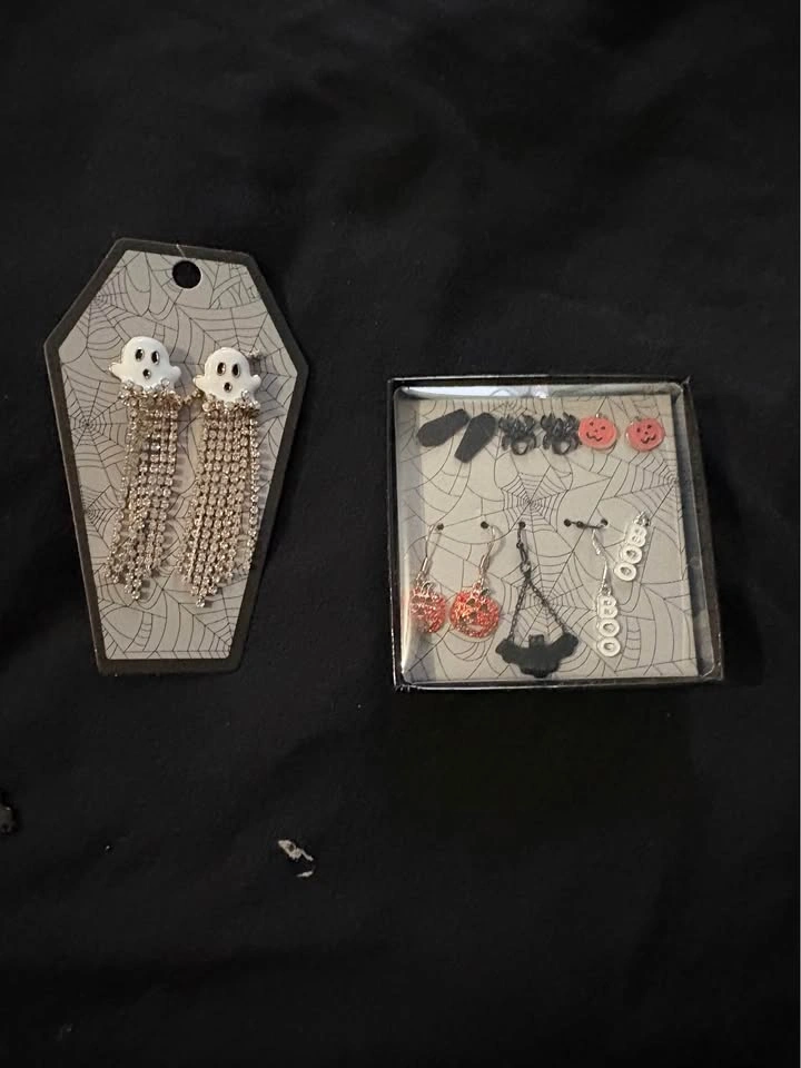 Halloween earrings/pendant and fake nails $5 each - photo 4