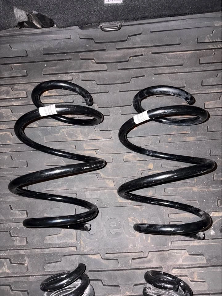 Set of 4 OE 2018 BMW M4 Coil Springs - photo 2