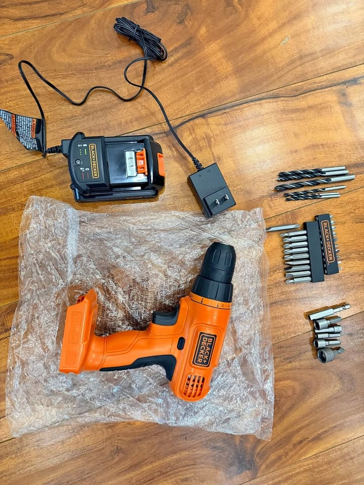 Black+Decker 20V Max Cordless Drill/Driver 30-Piece Kit