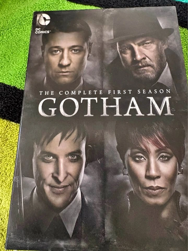 Gotham the complete first season dvd’s