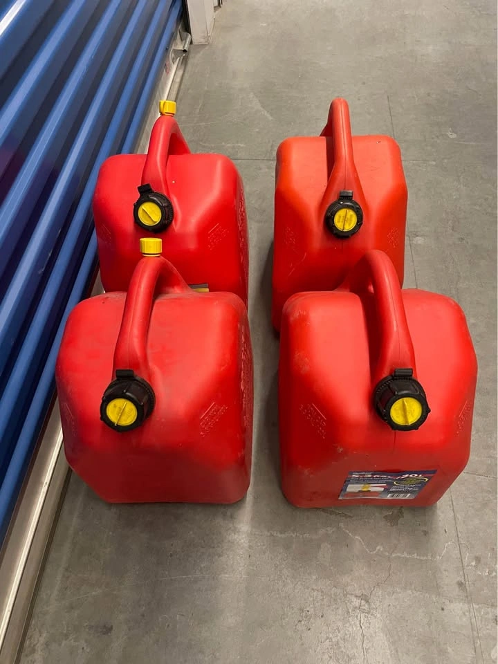 Jerry cans - photo 2