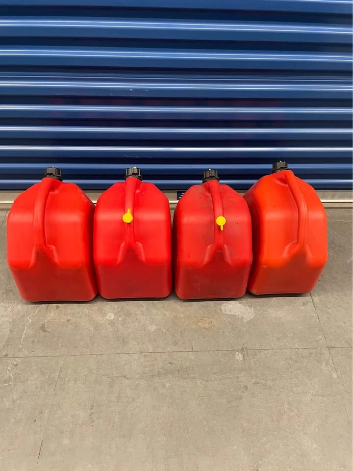 Jerry cans - photo 3