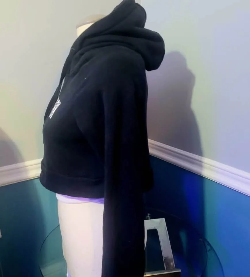 Gymshark Sport Black Cropped Hoodie size Small image indicator(3)