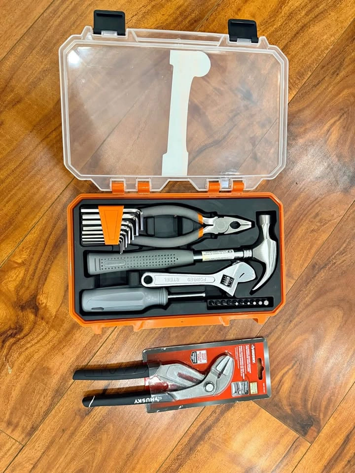 22-pc Tool Set with Case & Husky Groove Joint Pliers