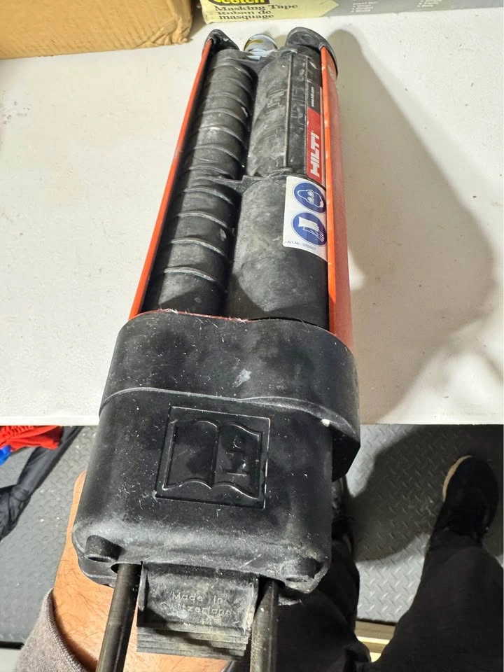 Hilti MD2500 epoxy dispenser - photo 2