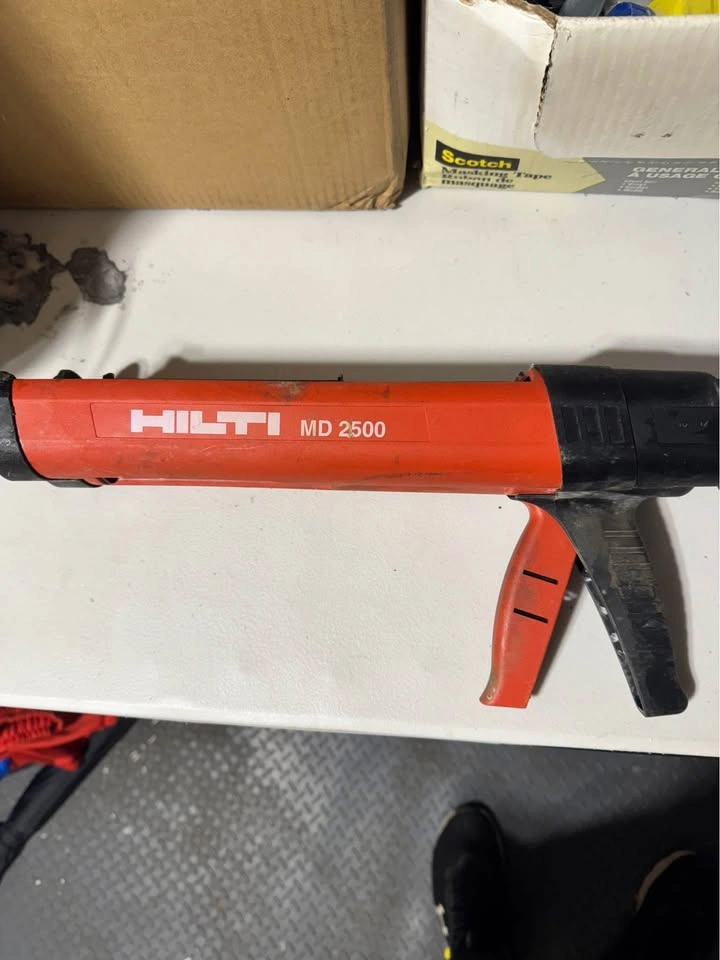 Hilti MD2500 epoxy dispenser - photo 3