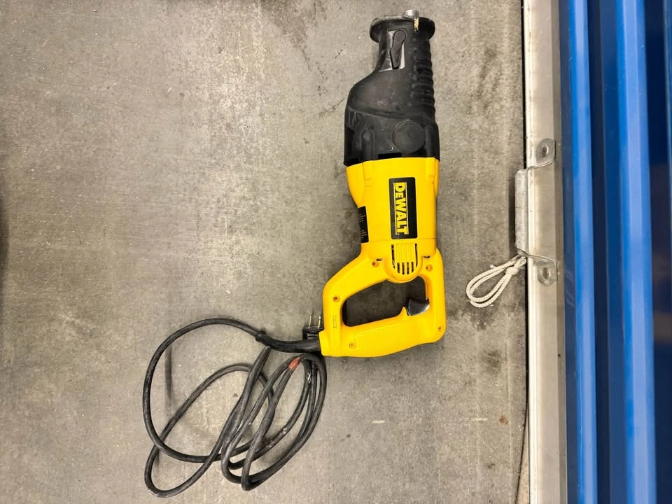 Dewalt Heavy Duty reciprocating saw