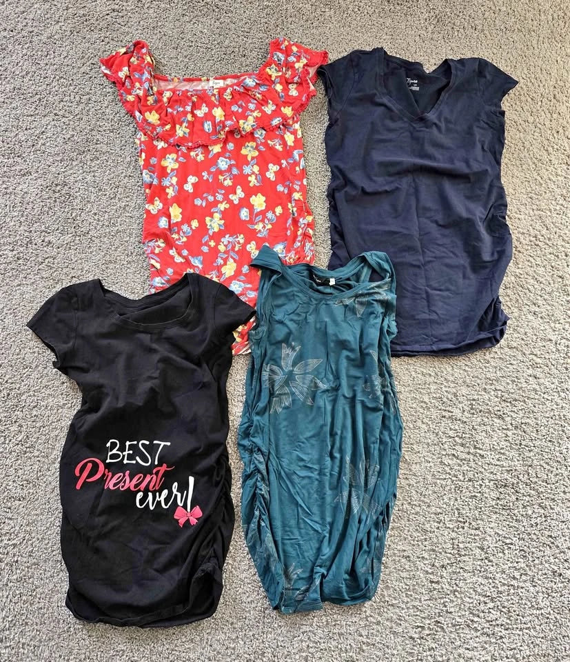 Maternity Clothes 5 tops & 3 Bottoms Size L