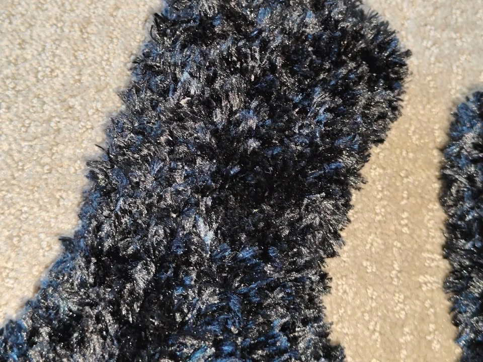 Women Plush Black Non-Slip Socks - Medium - Tags Off - photo 4