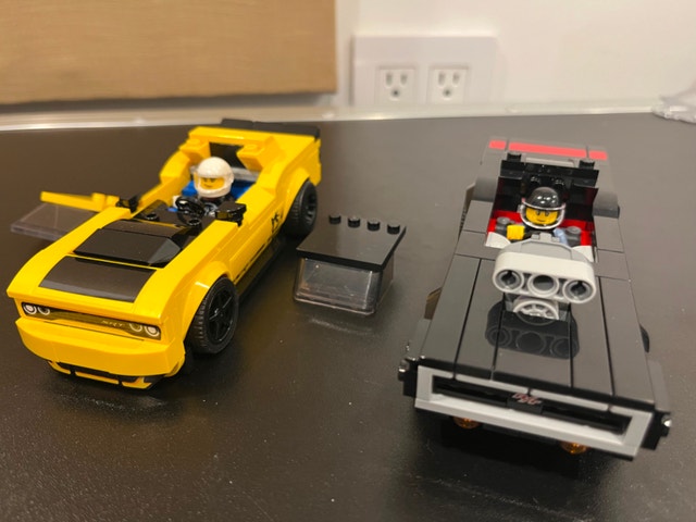 Lego 2018 Dodge Challenger SRT Demon and 1970 Dodge Charger - photo 2