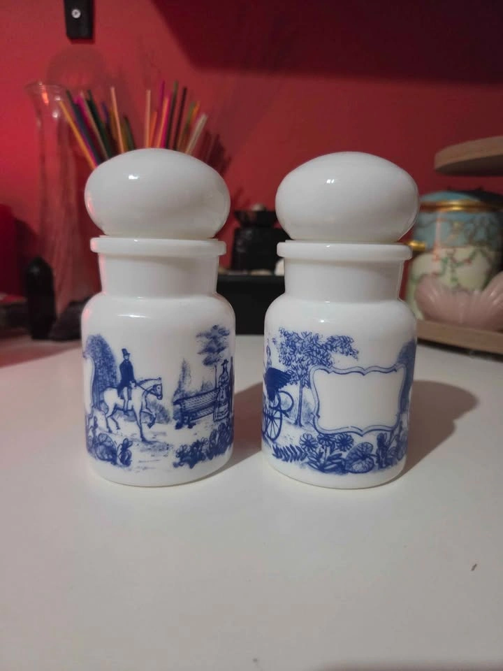 Vintage Belgium Milk Glass Jars (set of 2) - photo 2