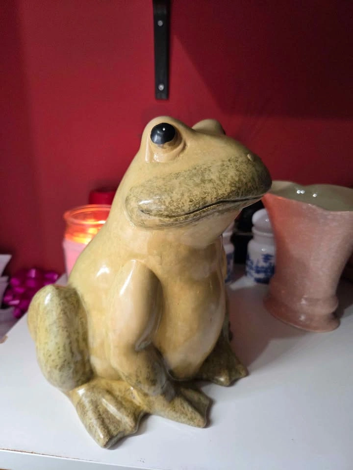 Large Vintage Ceramic Frog - photo 2