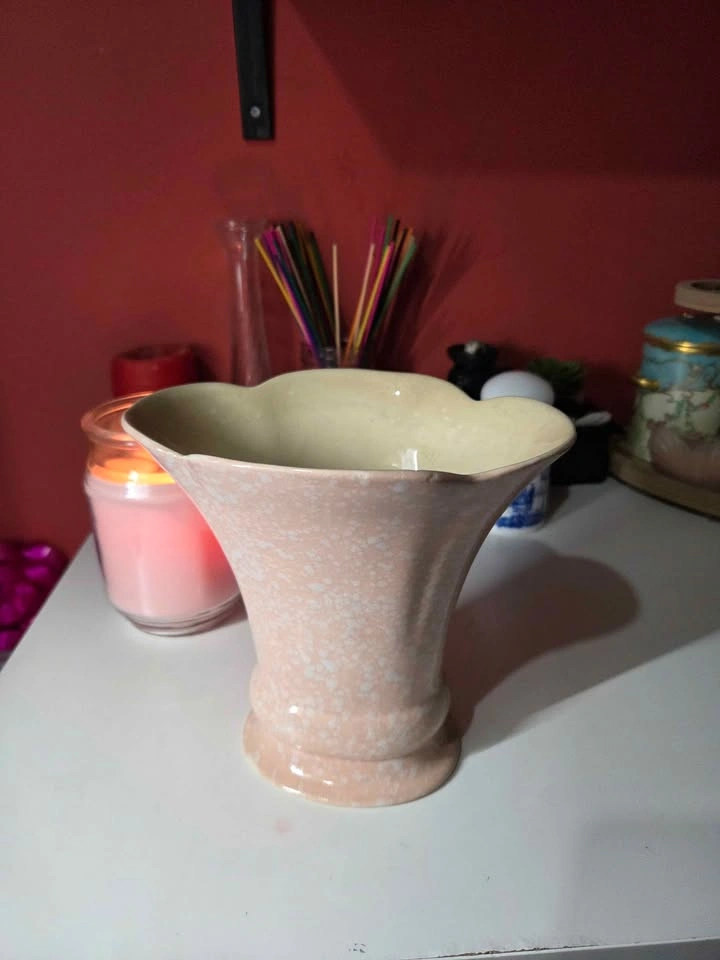 Vintage Pink Crown Devon Vase - photo 2
