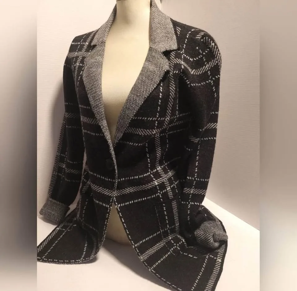Suzy Shier Spring/Fall Women's Plaid Sweater Jacket Med image indicator(2)