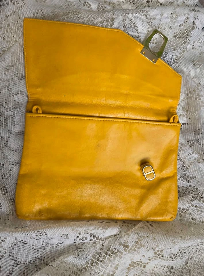Vintage 1960s Julius Resnick Yellow Clutch - photo 2