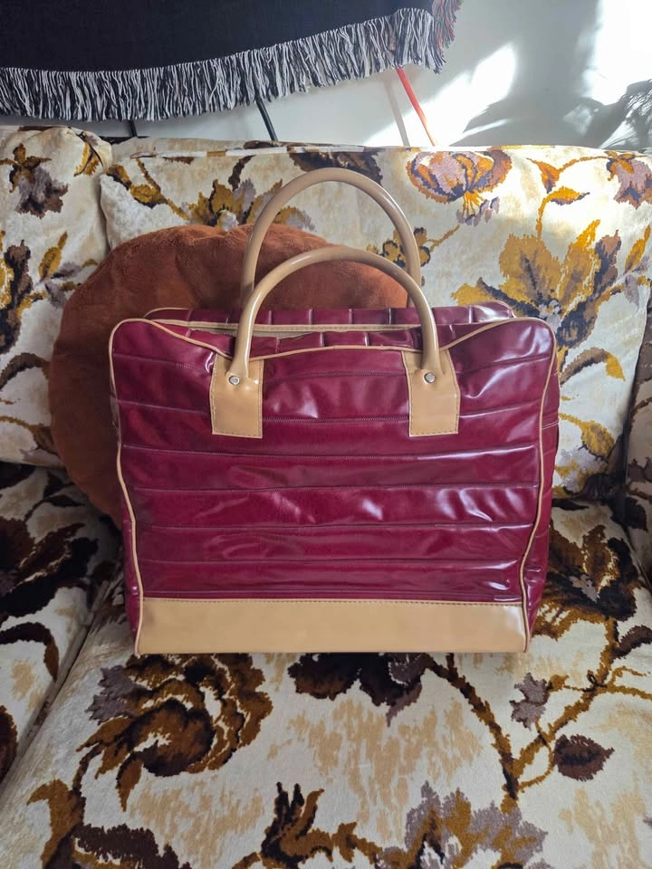 Vintage 1970s Red Vinyl Travel Tote Bag - photo 4