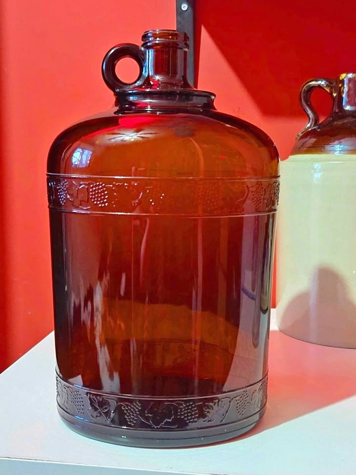 Vintage 1950s Dominion/Diamond Amber Glass Jug