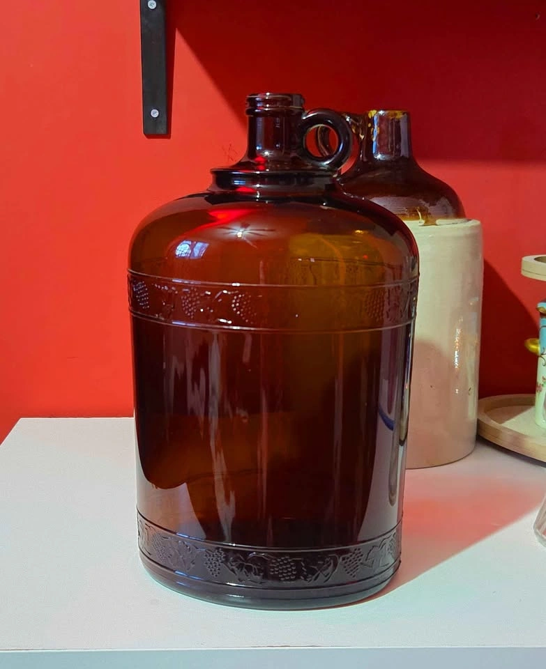 Vintage 1950s Dominion/Diamond Amber Glass Jug - photo 2