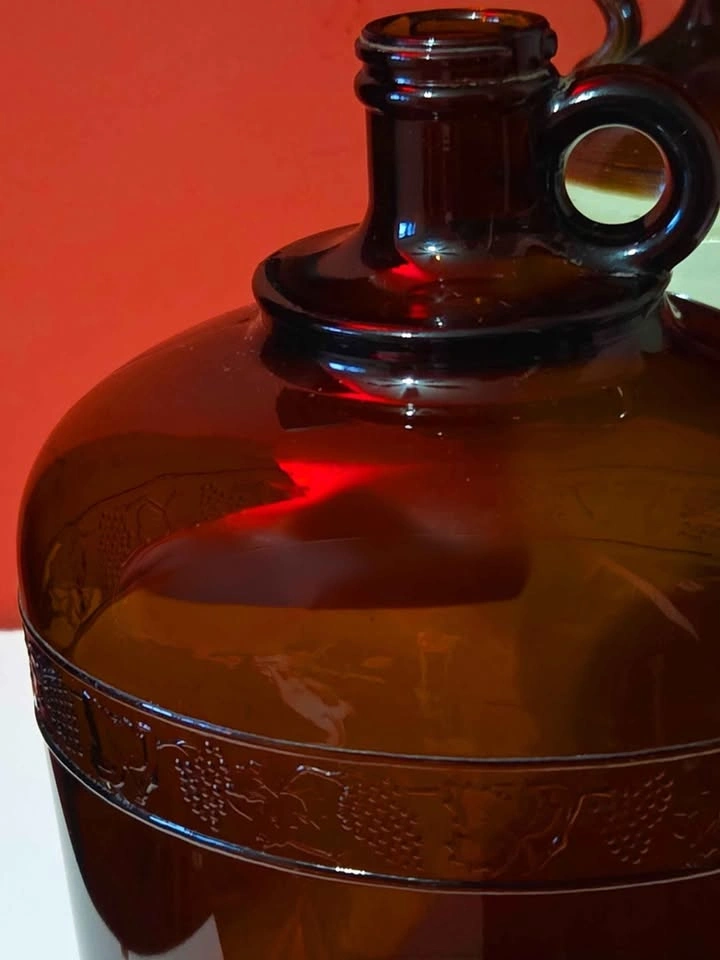 Vintage 1950s Dominion/Diamond Amber Glass Jug - photo 4