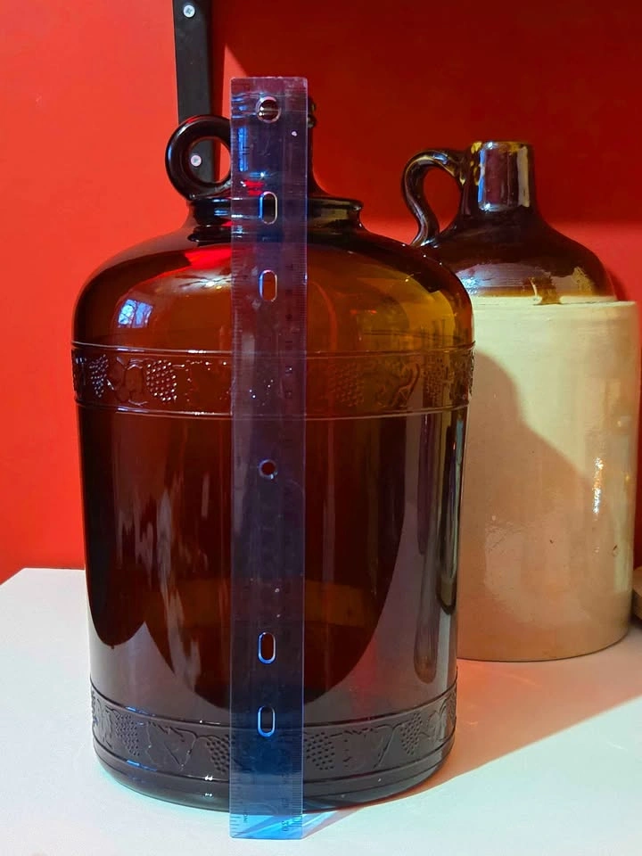 Vintage 1950s Dominion/Diamond Amber Glass Jug - photo 5