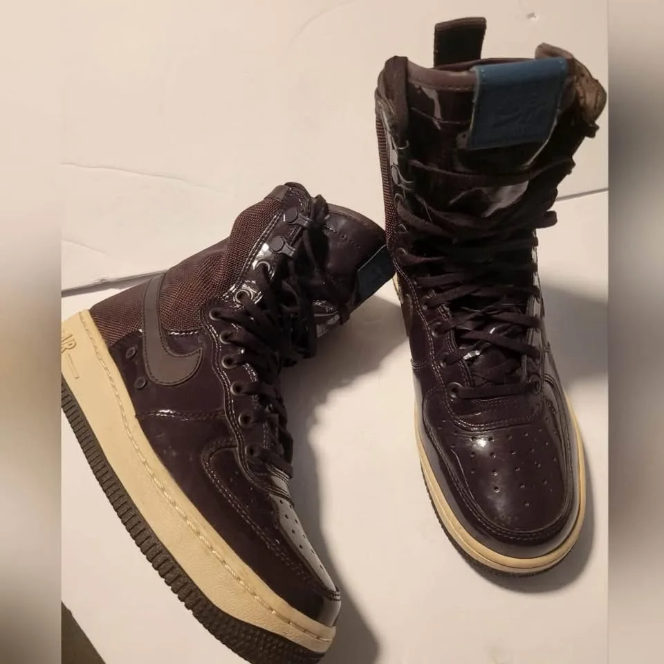 Nike SF Air Force 1 SE Premium Womens Size 7 w/o BELTS image indicator(2)