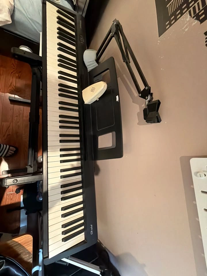 Heavy-Duty Adjustable Keyboard Stand - photo 2