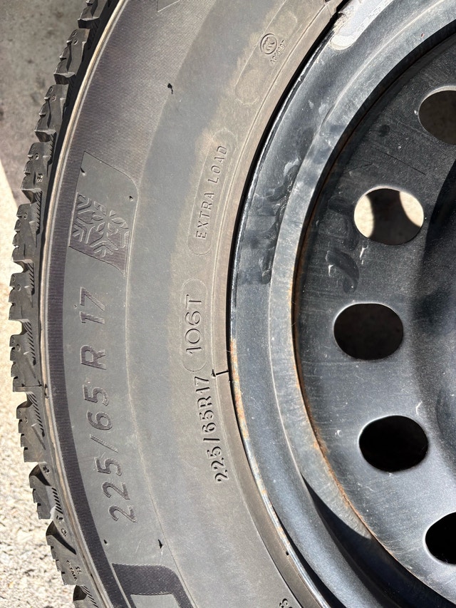 Set of Michelin X-Ice Snow SUV Tires 225/65R17 on rims - photo 2