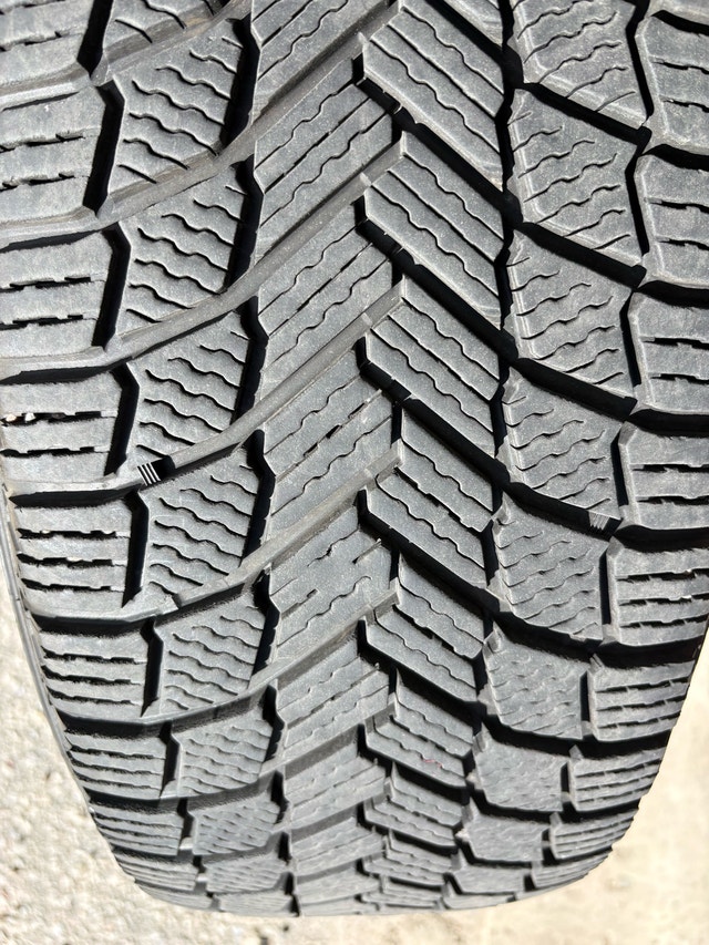 Set of Michelin X-Ice Snow SUV Tires 225/65R17 on rims - photo 5