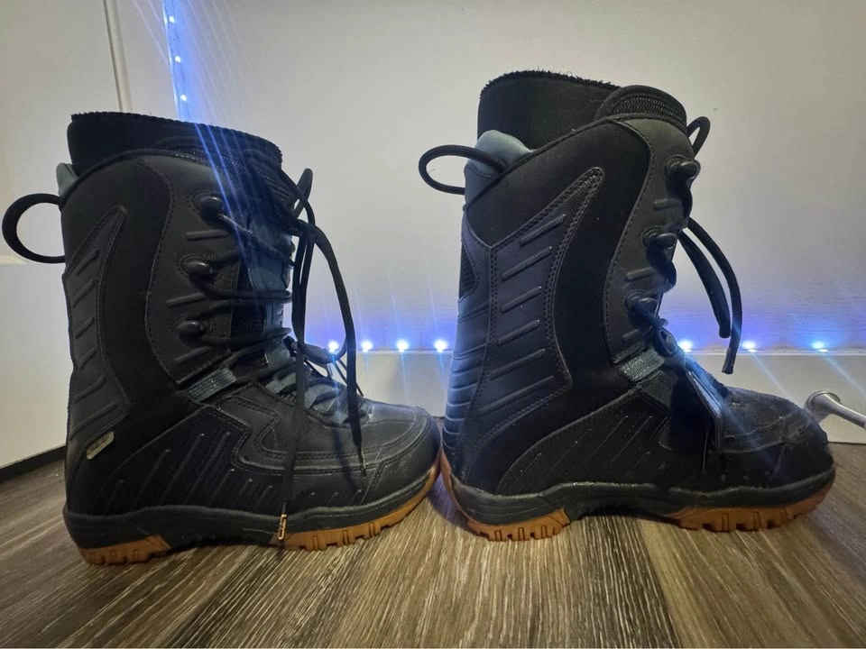 Snowboard Boots Size 8 - photo 2