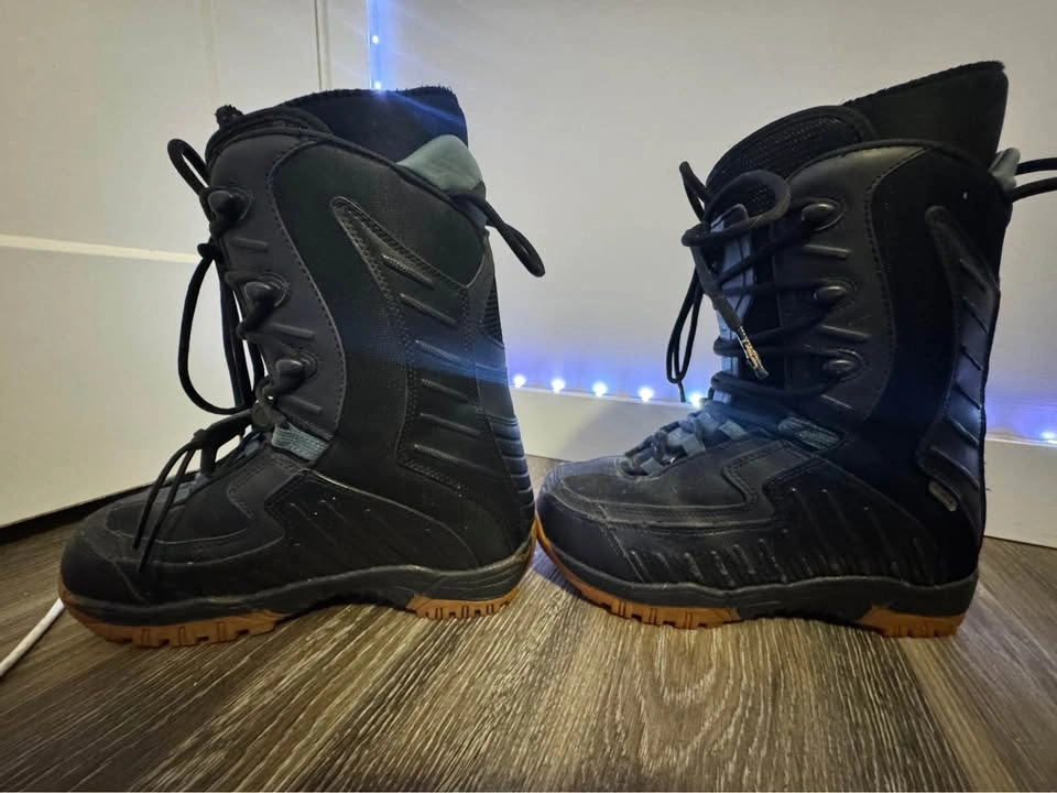 Snowboard Boots Size 8 - photo 4