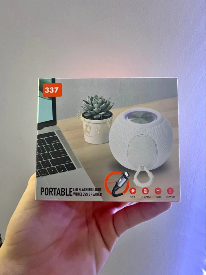 Portable LED Flashing Light Wireless Speaker 337