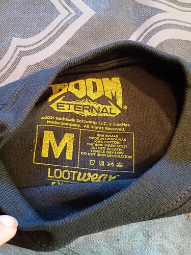 Lootwear DOOM Eternal Doom Slayer Black Graphic T-Shirt Sz M - photo 3