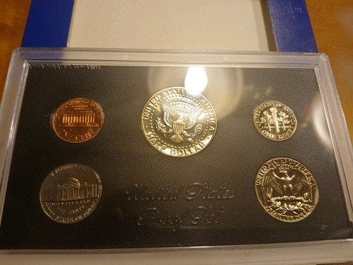 1972 United States Proof Set of Coins - photo 3