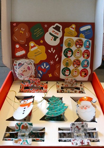 Merry Christmas Gift Box: Hair Clips, Stickers, & Cut Outs - photo 2