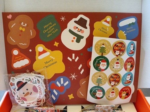 Merry Christmas Gift Box: Hair Clips, Stickers, & Cut Outs - photo 4