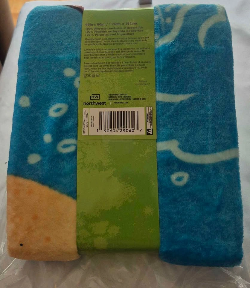Disney Stitch Silky Soft Throw - photo 2