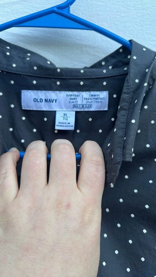 Old Navy Black Polka Dot Button Down Dress Shirt - photo 4